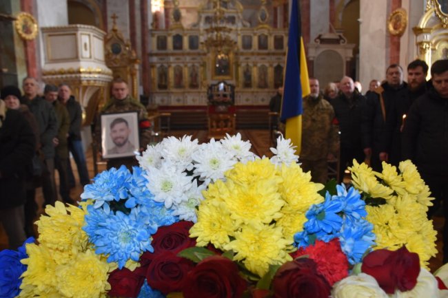 Бойовий виліт став останнім: у Луцьку попрощалися з 25-річним льотчиком Ярославом Сачиком