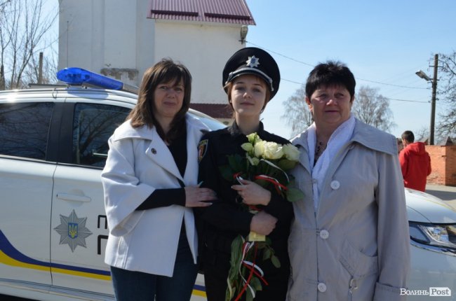 На сторожі спокою і порядку: у Луцьку склали присягу нові патрульні. ФОТО