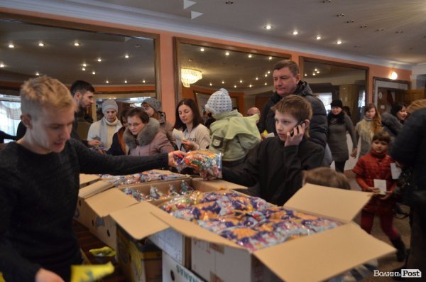 «Чужих дітей не буває»: маленькі лучани відвідали благодійний концерт