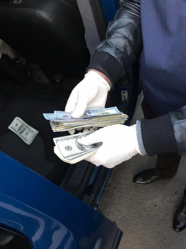 Скандального «земельника», який у Луцьку погорів на хабарі, взяли під варту