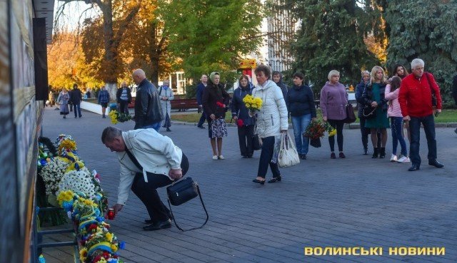 У Луцьку вшанували пам'ять про загиблих у війні на Сході України. ФОТО