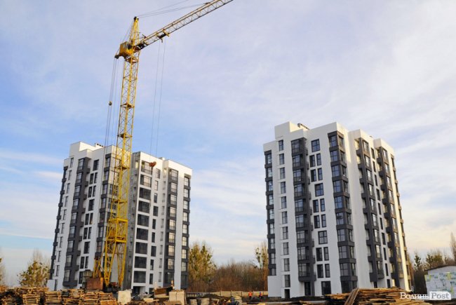 Третій і другий будинки