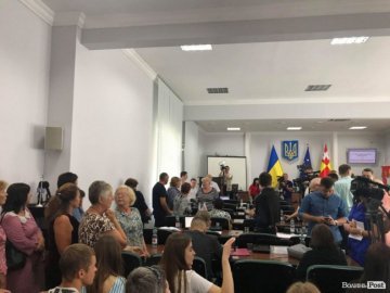 Луцькі депутати віддали «Привіз» Башкаленку