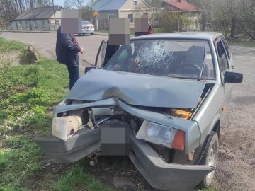 На Волині водій в'їхав у стовп: постраждала пасажирка
