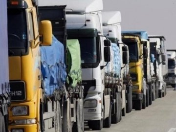 Блокада кордону: тисяча вантажівок очікують виїзду з Польщі в Україну, – ДПСУ