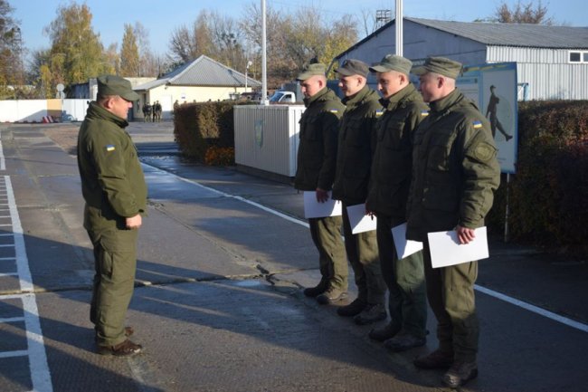 У Луцьку військових-строковиків звільнили  в запас. ФОТО