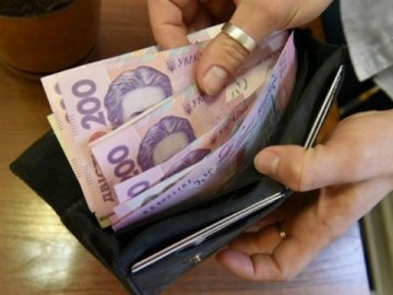 Біля лікарні поблизу Луцька пограбували чоловіка 