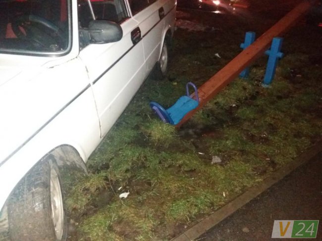 П'яний лучанин на авто «влетів» у дитячий майданчик