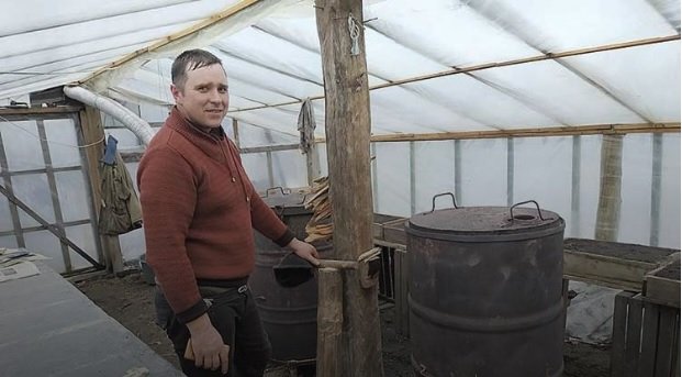 Як волинський атовець з батьком стали «помідорними магнатами»