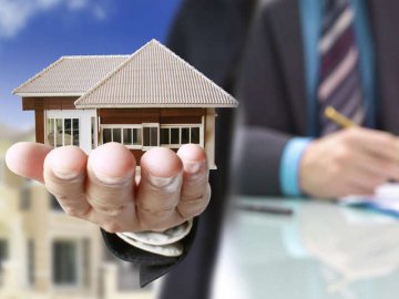 Звільненим з полону українським морякам купили квартири в одному будинку