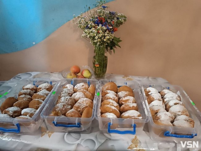 Юні волонтери з Волині, продаючи пончики, вторгували майже 800 тисяч гривень