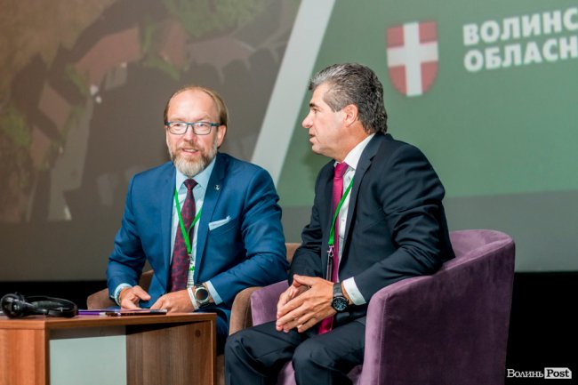 Сотні гостей та офіційні вітання: у Луцьку – міжнародний бізнес-форум. ФОТО