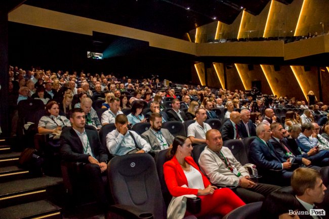 Сотні гостей та офіційні вітання: у Луцьку – міжнародний бізнес-форум. ФОТО