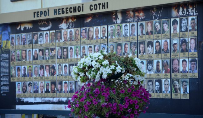 Вони назавжди в наших серцях: у Луцьку вшанували пам’ять загиблих Героїв. ФОТО