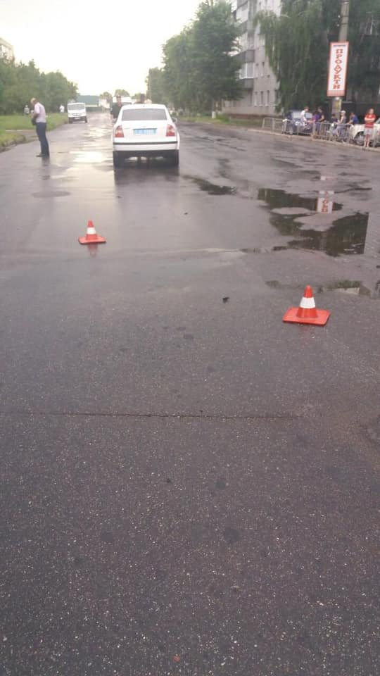 На Сумщині поліцейське авто на «зебрі» збило 10-річного хлопчика – дитина в реанімації