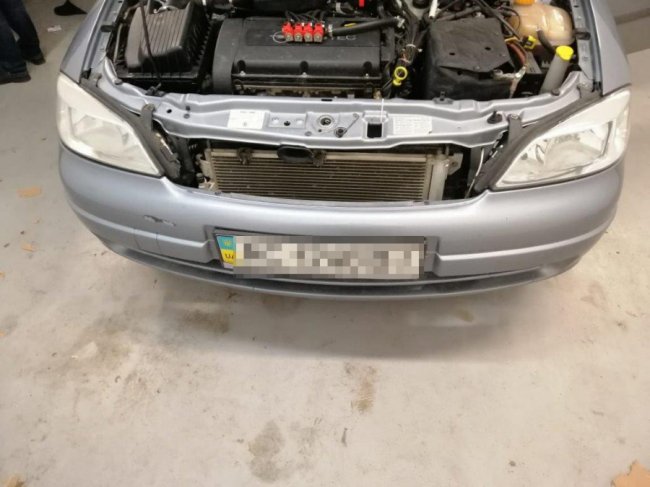 Волинянин під сидіннями автомобіля намагався завезти до Польщі сигарети. ФОТО