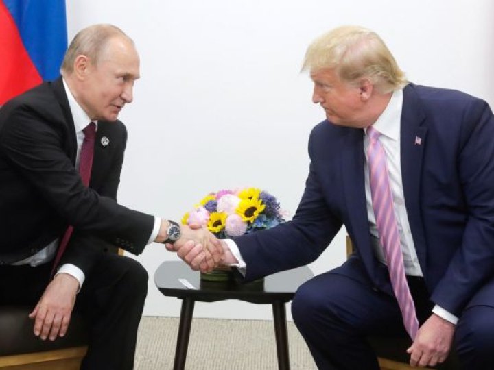 США продовжили виняток із санкцій на російську нафту