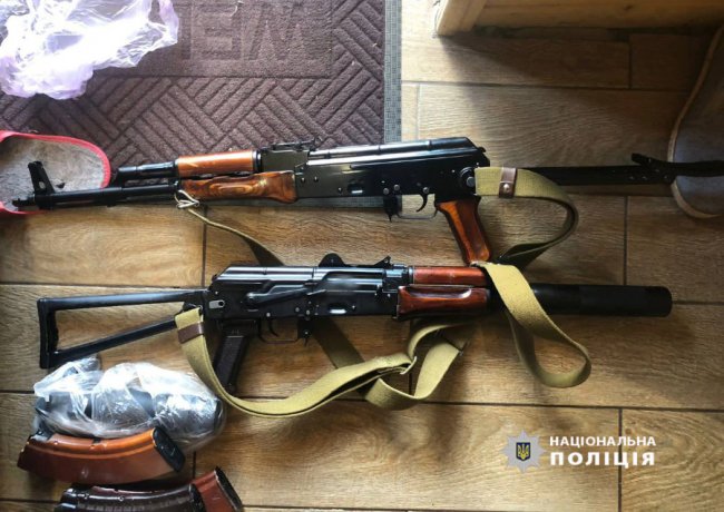 Загрожує до семи років тюрми: на Волині повідомили про підозру торговцям зброєю. ФОТО