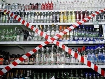 В одному із магазинів Волині вилучили безакцизні цигарки та алкоголь