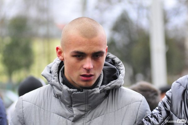 Футбольні фани у Луцьку влаштували марш. ВІДЕО