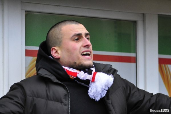 Футбольні фани у Луцьку влаштували марш. ВІДЕО