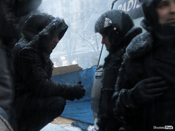 По різні боки щитів. НОТАТКИ ОЧЕВИДЦЯ. ФОТО