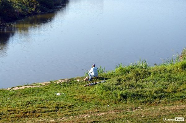 А хтось... Яка там дружина! Ранкова риболовся – ось кайф! :)