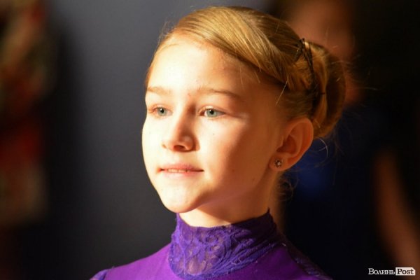 Луцьку сцену запалювали «різдвяні зірочки». ФОТО. ВІДЕО