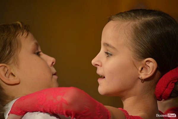 Луцьку сцену запалювали «різдвяні зірочки». ФОТО. ВІДЕО