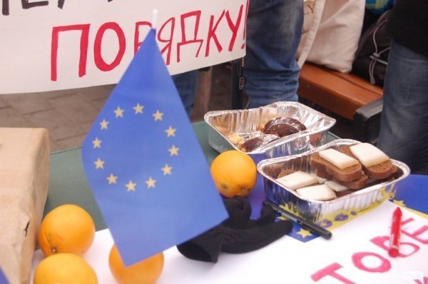 У Луцьку розпочався Євромайдан. ФОТО. ВІДЕО