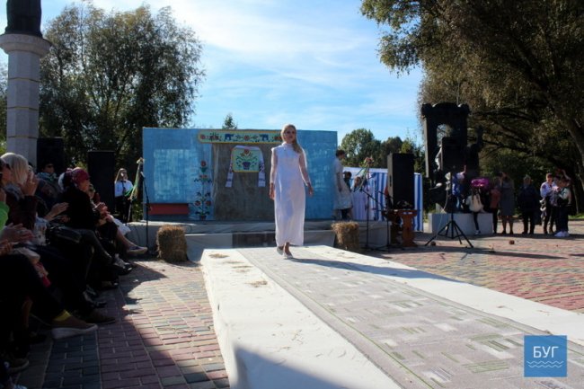 На Волині відбувся показ весільних суконь різних епох. ФОТО