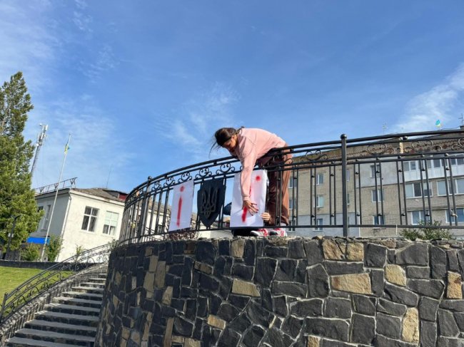 Молодь на Волині провела акцію на підтримку захисників Авдіївки