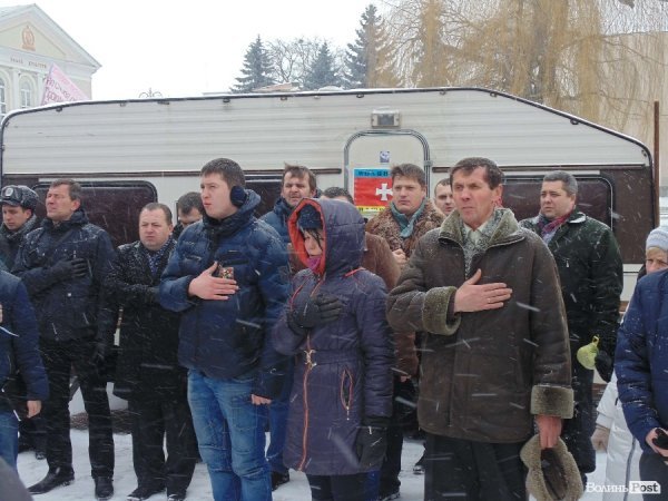 Віче на луцькому Євромайдані. ФОТО