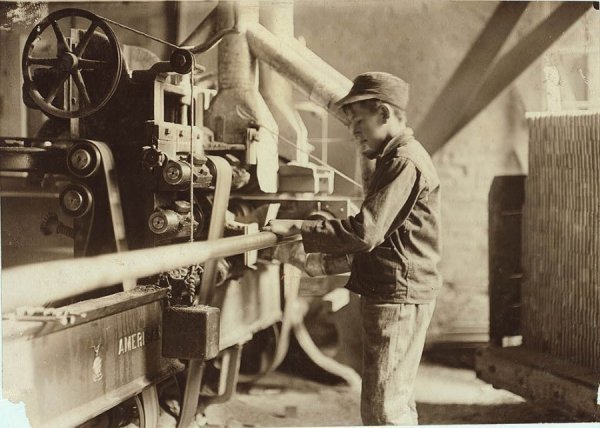 Конопляні тканини були важливою частиною лляної промисловості. Відповідно для обробки конопляних тканин існували спеціальні робітники, так звані «хемп-дрессери»