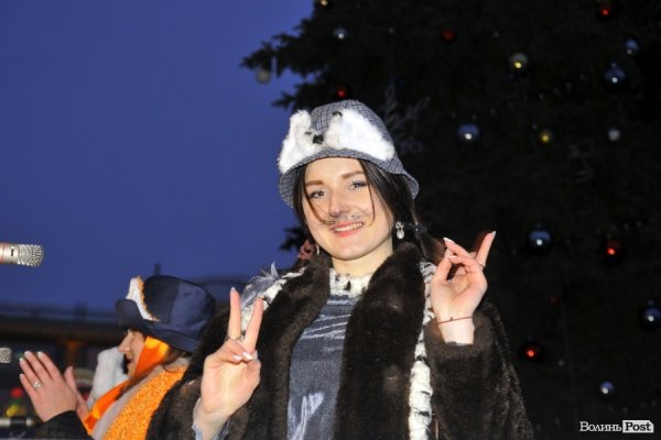 У Луцьку засяяла головна ялинка