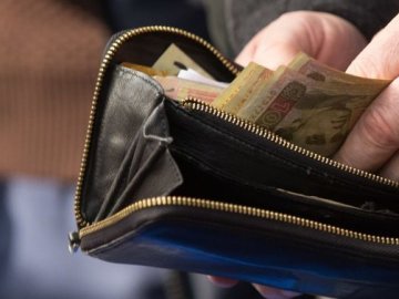 Українці, які втратили роботу через війну, отримають від держави по 6500 гривень допомоги