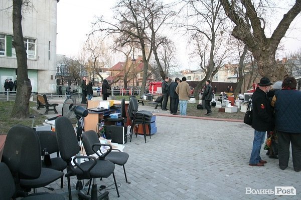 Пожежа в центрі Луцька. ФОТОРЕПОРТАЖ