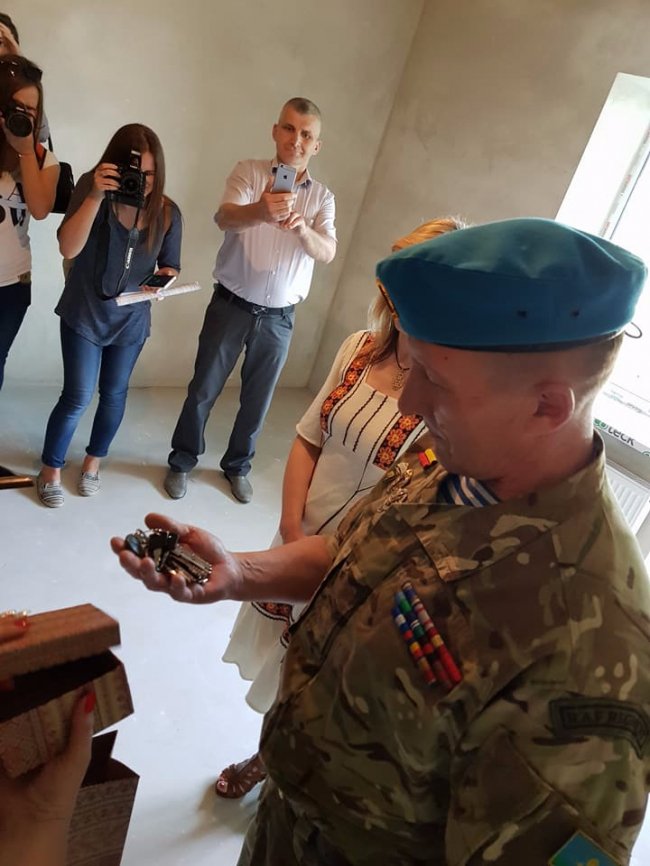 У Луцьку атовцю подарували квартиру