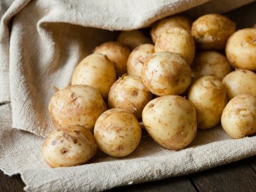 В Україні різко впали ціни на молоду картоплю