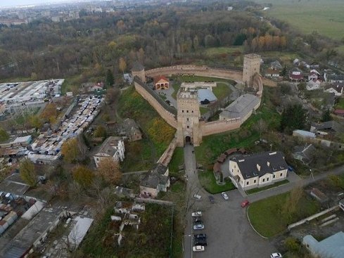 Фото Луцького замку з висоти пташиного польоту