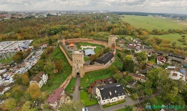 Фото Луцького замку з висоти пташиного польоту