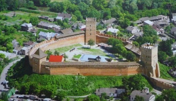 Фото Луцького замку з висоти пташиного польоту