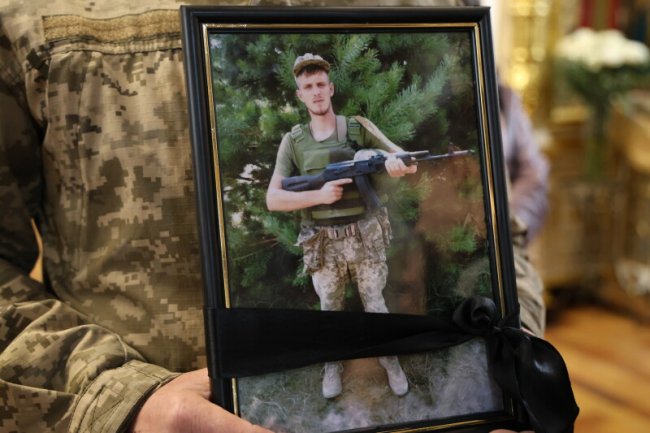 У Луцьку полеглих Героїв Бориса Кулеша, Віталія Сардачука та Віталія Чубелюка провели в останню дорогу