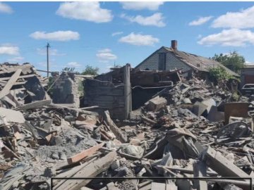 Госпіталізували п'ятеро людей: відомі деталі інциденту щодо влучання уламків в будинок у Дубовому