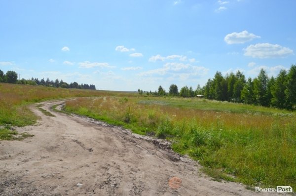 Дорога до в'їзду на територію автомобілем 