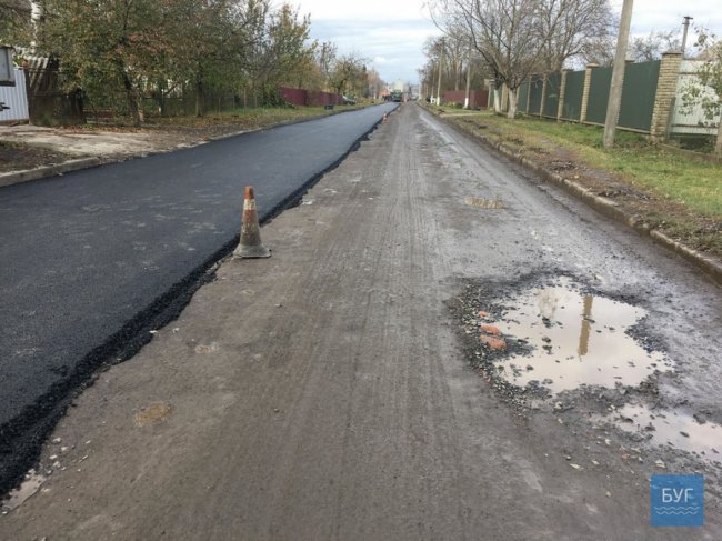 Новий асфальт знімається руками: волиняни бунтують проти браку