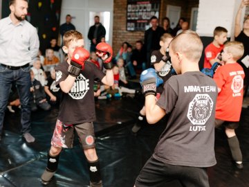 Конкурси, подарунки та грузинська їжа: луцький клуб бойових мистецтв влаштував свято для вихованців