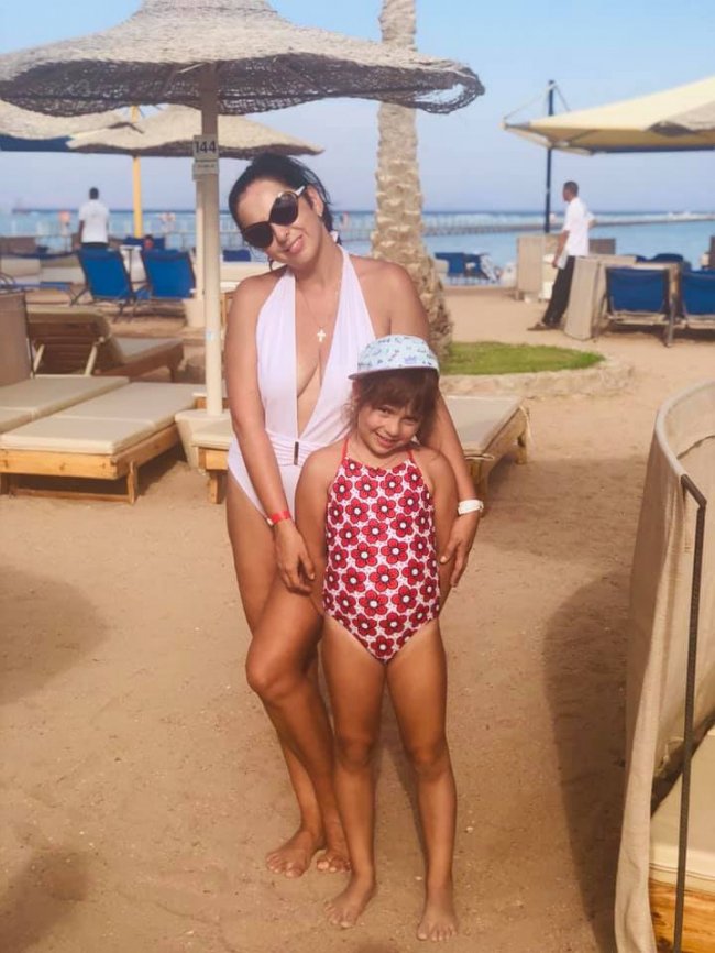 Луцька телеведуча поділилася спекотними фото з екзотичного відпочинку