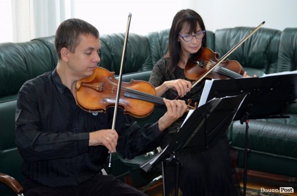 Романюк відзначив трудові колективи, бійців АТО та волонтерів. ФОТО