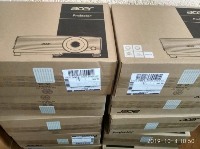 Для першачків у школі на Волині закупили сучасну техніку